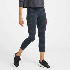 (NWT) SPANX Women’s Lamn Seamless Cropped Leggings in Black Camo, Size: Small